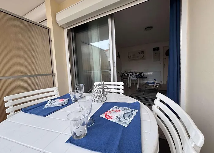 2 Pieces A Royan/pontaillac Avec Balcon Et Parking - Fr-1-494-203 Royan