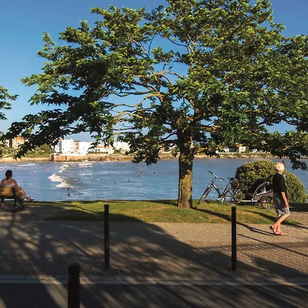 2 Pièces à Royan/pontaillac Avec Balcon Et Parking - Fr-1-494-203 Appartamento Royan